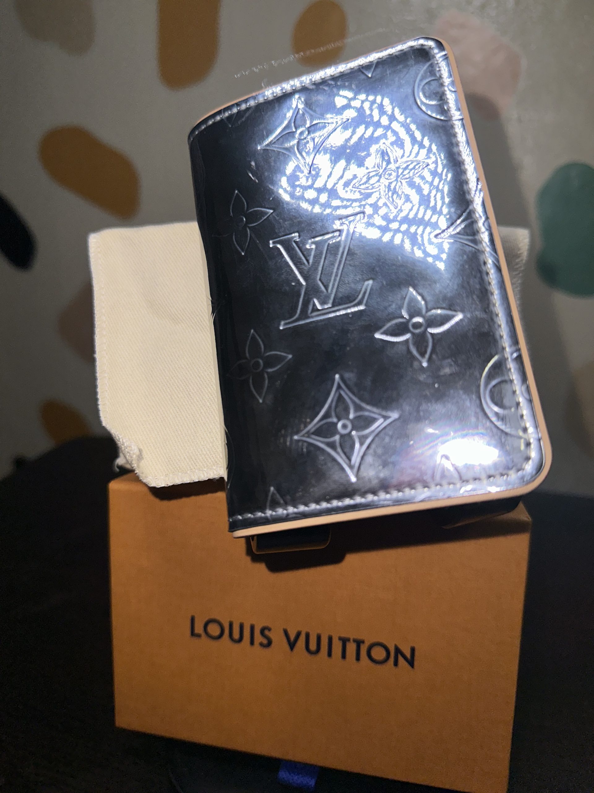 Louis Vuitton special edition mirror collection pocket organizer – Radio  Omega Sca, The best Haitian Radio in Brooklyn